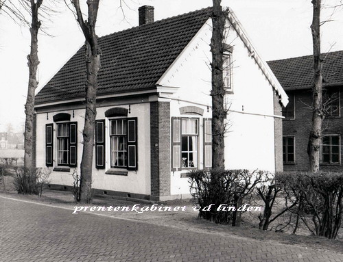 Westerhoutweg
Westerhoutweg huisje van Fam J Albers gesloopt in 1977
Keywords: bwijk westerhoutweg
