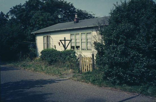 Zeestraat
Zeestraat  nr.198 dat huis stond t.o. de Creutzberglaan voor het zandgat waar het fietspad iets van de rijweg af gaat.
Keywords: bwijk Zeestraat